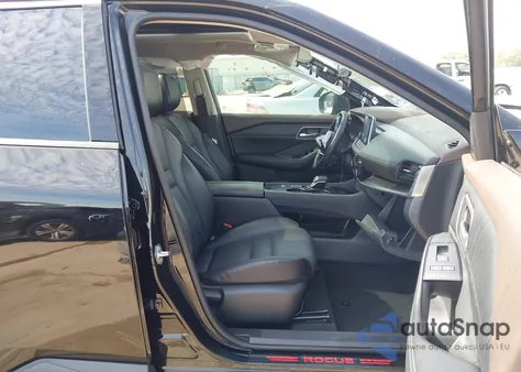 2021 Nissan Rogue Sv Fwd z USA, uszkodzony, nr VIN 5N1AT3BAXMC816202